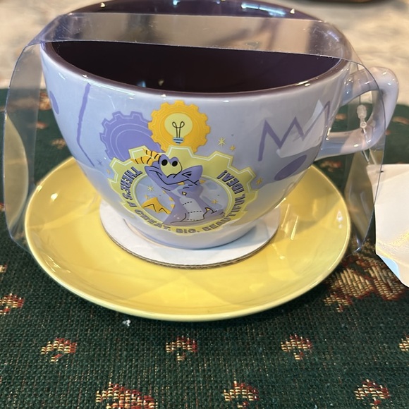 Disney’s oversize figment imagination cup, and saucer oversized, yellow, &purple - Picture 8 of 8